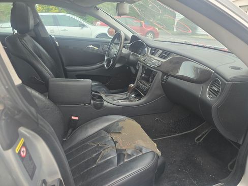 Used 2008 Mercedes-Benz CLS 550 image 9