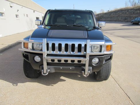 Used 2007 HUMMER H3 Luxury image 2