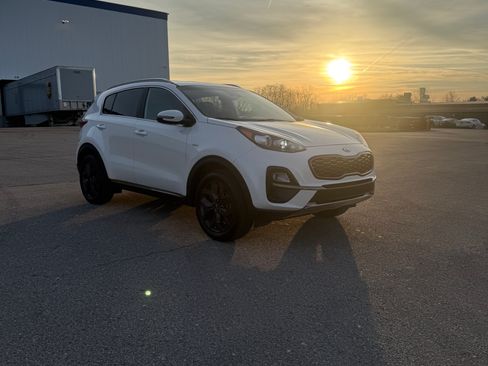 Used 2021 Kia Sportage S image 1
