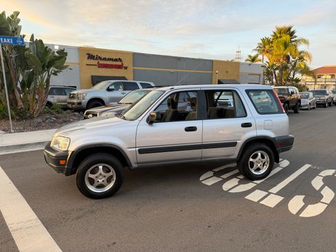 Used 2001 Honda CR-V LX image 18