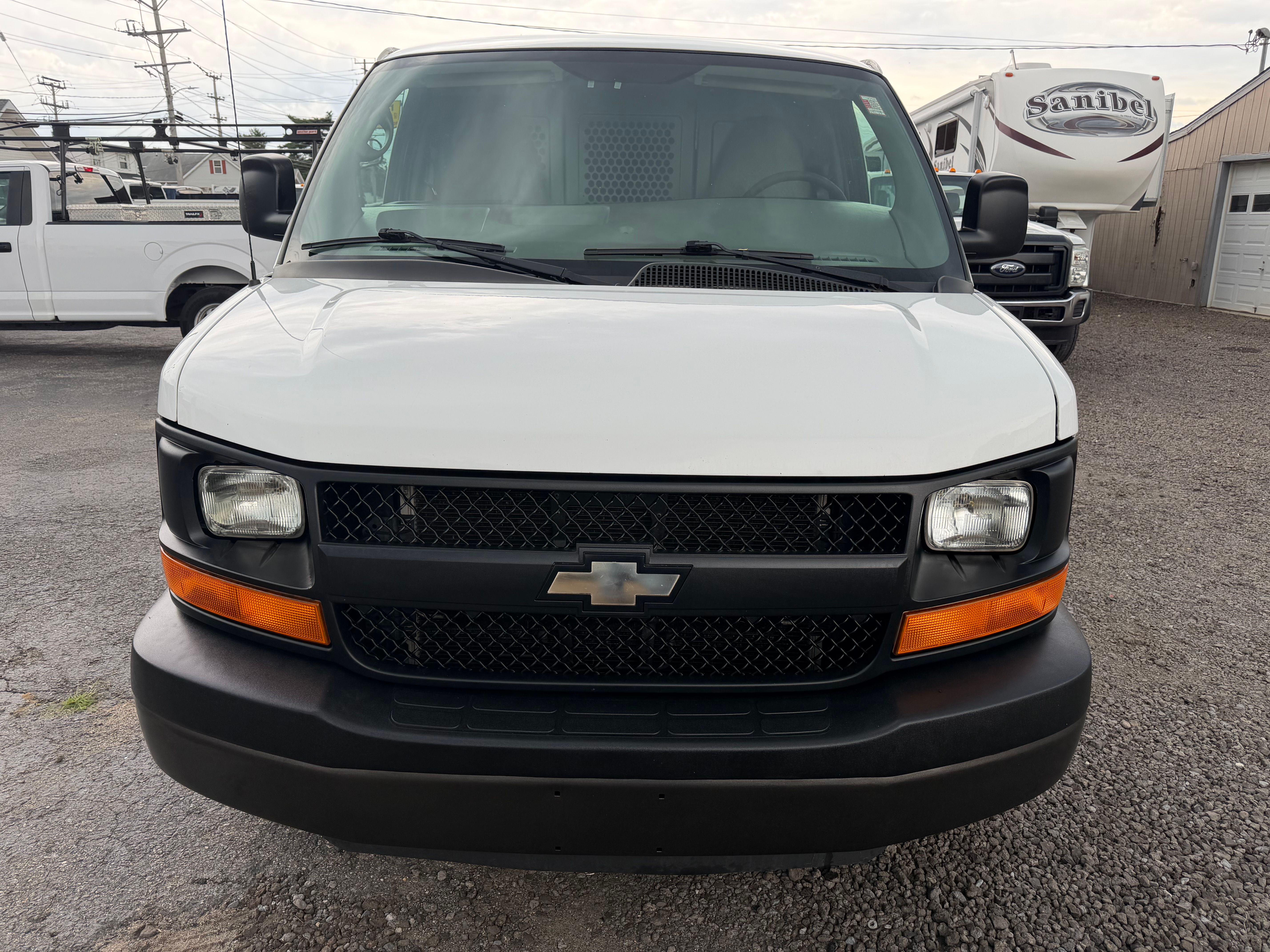 Used 2015 Chevrolet Express 2500 UNAVAIL RWD image 2