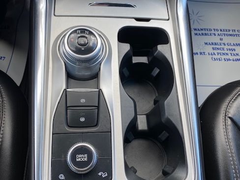 Used 2022 Ford Explorer XLT image 10
