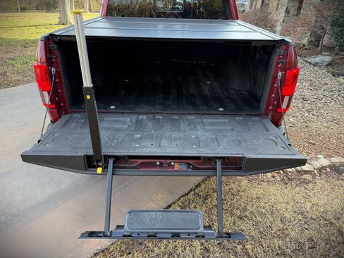 Used 2019 Ford F150 Lariat image 21