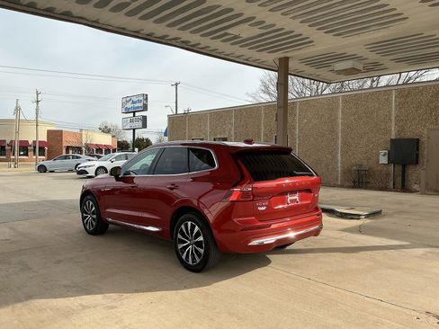 Used 2023 Volvo XC60 B5 Plus image 7