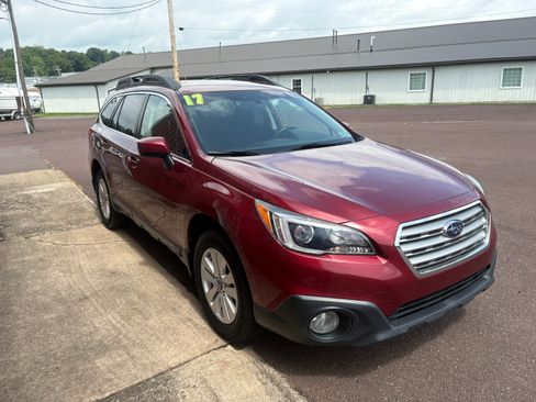 Used 2017 Subaru Outback 2.5i Premium AWD/4WD image 3