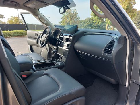 Used 2023 Nissan Armada SV image 12