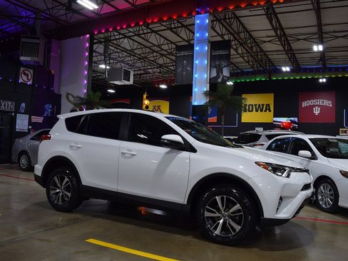 Used 2017 Toyota RAV4 XLE FWD image 7