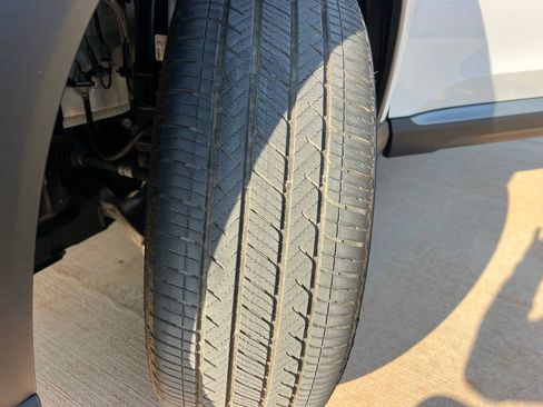 Used 2023 Honda Pilot Touring image 10