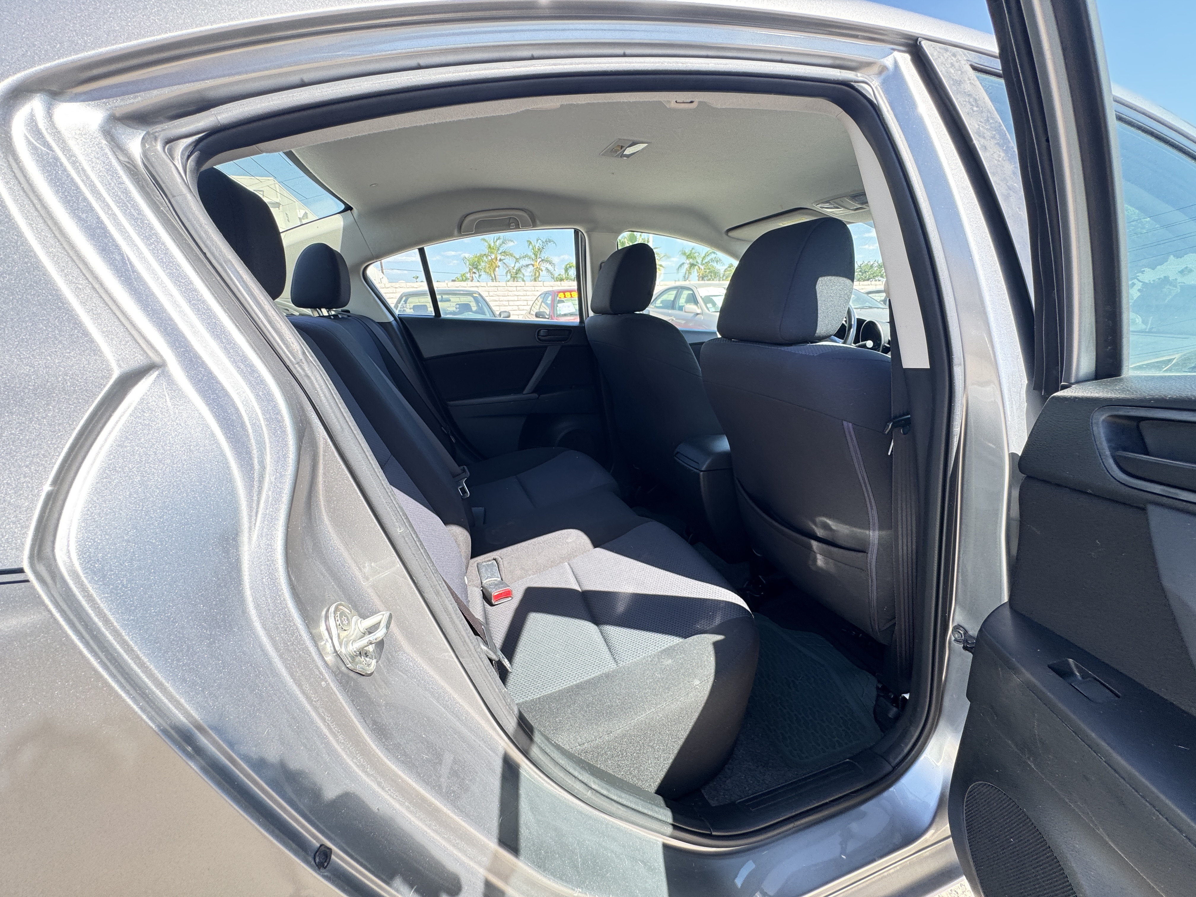 Used 2011 MAZDA MAZDA3 i Sport Sedan FWD image 18