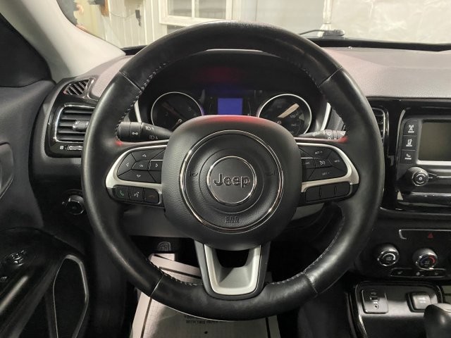 Used 2018 Jeep Compass FWD Latitude image 18
