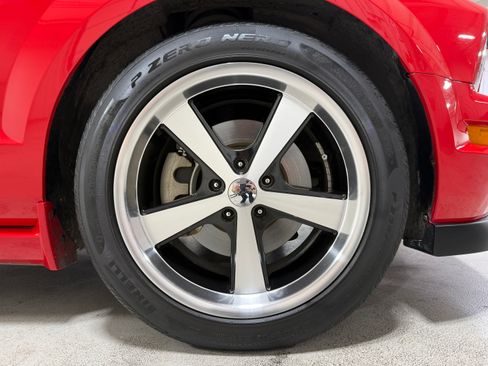 Used 2007 Ford Mustang GT Deluxe RWD image 14