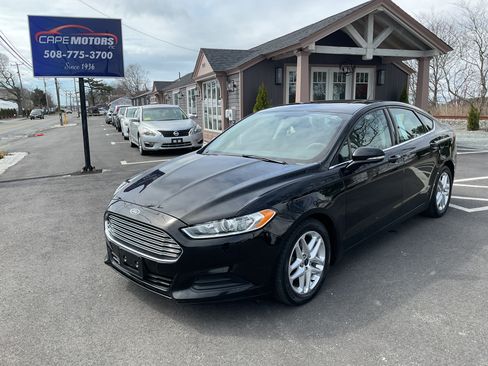 Used 2016 Ford Fusion SE image 1