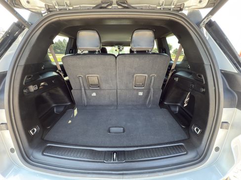 Used 2023 Jeep Grand Cherokee L Laredo image 7