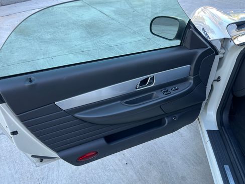 Used 2002 Ford Thunderbird image 18