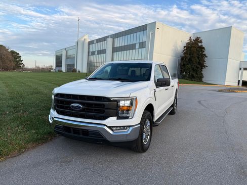 Used 2023 Ford F150 XLT image 2