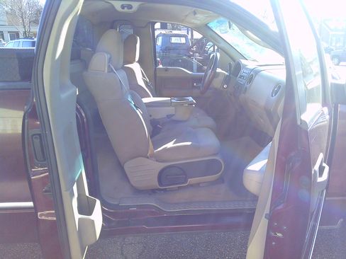 Used 2006 Ford F150 XLT image 12