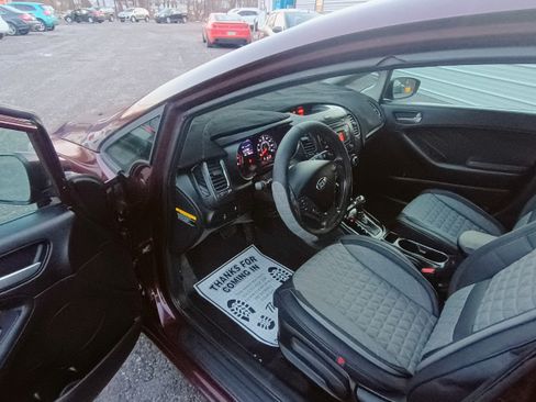 Used 2017 Kia Forte LX image 9