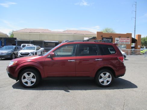 Used 2009 Subaru Forester 2.5X Limited AWD/4WD image 2