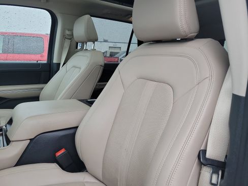 Certified 2023 Ford Expedition Limited image 18
