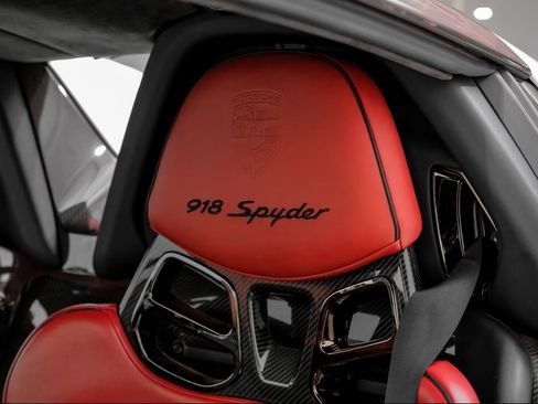 Used 2015 Porsche 918 Spyder AWD/4WD image 8