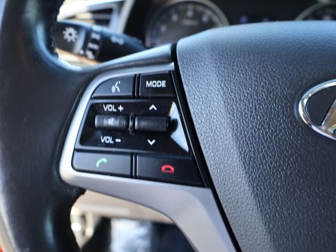 Used 2017 Hyundai Elantra Limited image 21