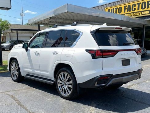Used 2022 Lexus LX 600 AWD/4WD image 3