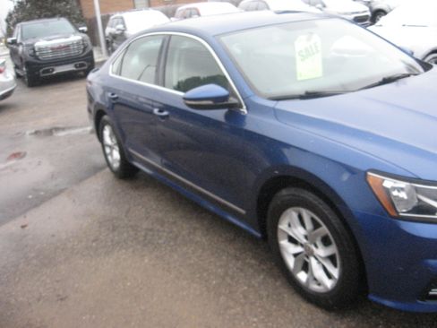 Used 2016 Volkswagen Passat 1.8T image 3