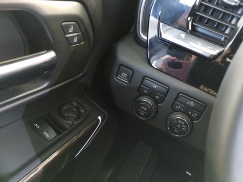 Used 2024 Chevrolet Silverado 2500 LT image 12