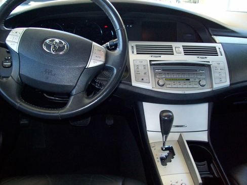 Used 2007 Toyota Avalon XLE Touring Sedan 4D FWD image 10