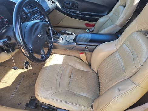 Used 2001 Chevrolet Corvette image 4