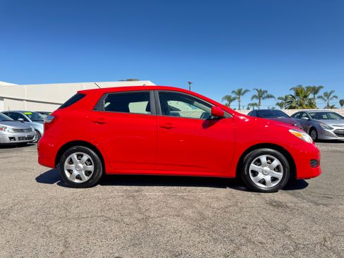 Used 2010 Toyota Matrix image 9