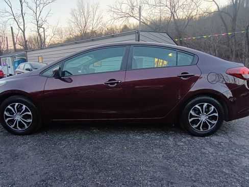 Used 2017 Kia Forte LX image 7