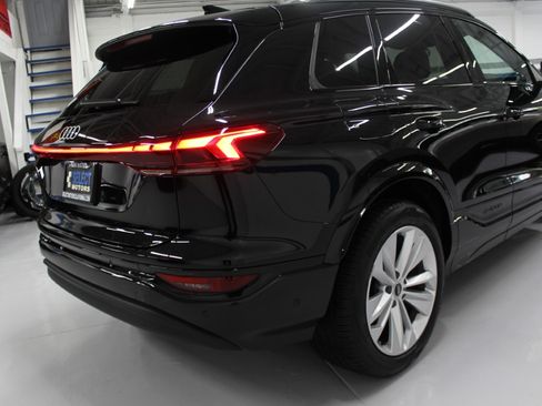 Used 2025 Audi Q6 e-tron Premium image 7