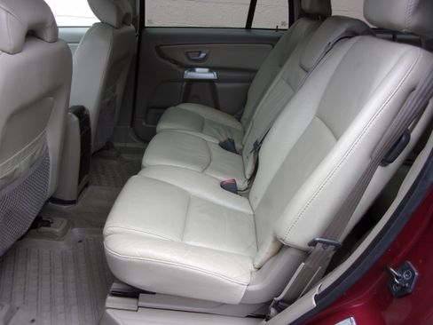 Used 2004 Volvo XC90 2.5T image 9