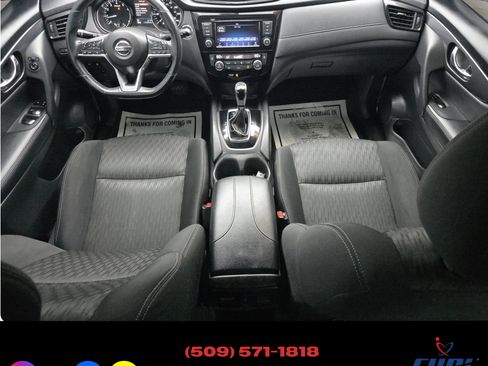 Used 2018 Nissan Rogue SV image 9