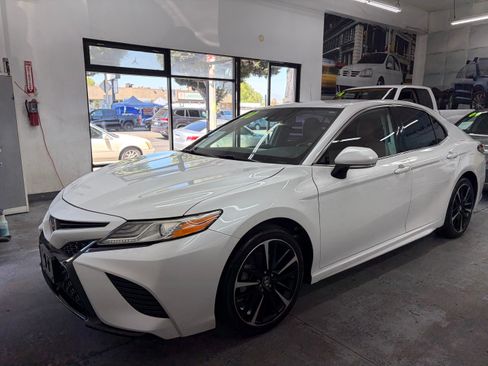 Used 2020 Toyota Camry XSE FWD image 10