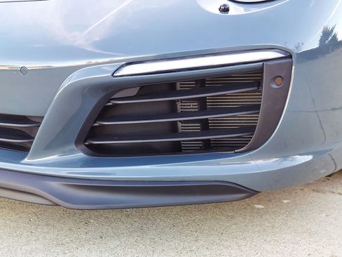 Used 2017 Porsche 911 Carrera 4S image 31