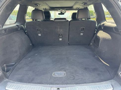 Used 2022 Jeep Grand Cherokee 4WD Summit image 16