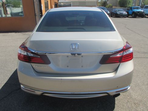 Used 2016 Honda Accord LX Sedan image 6