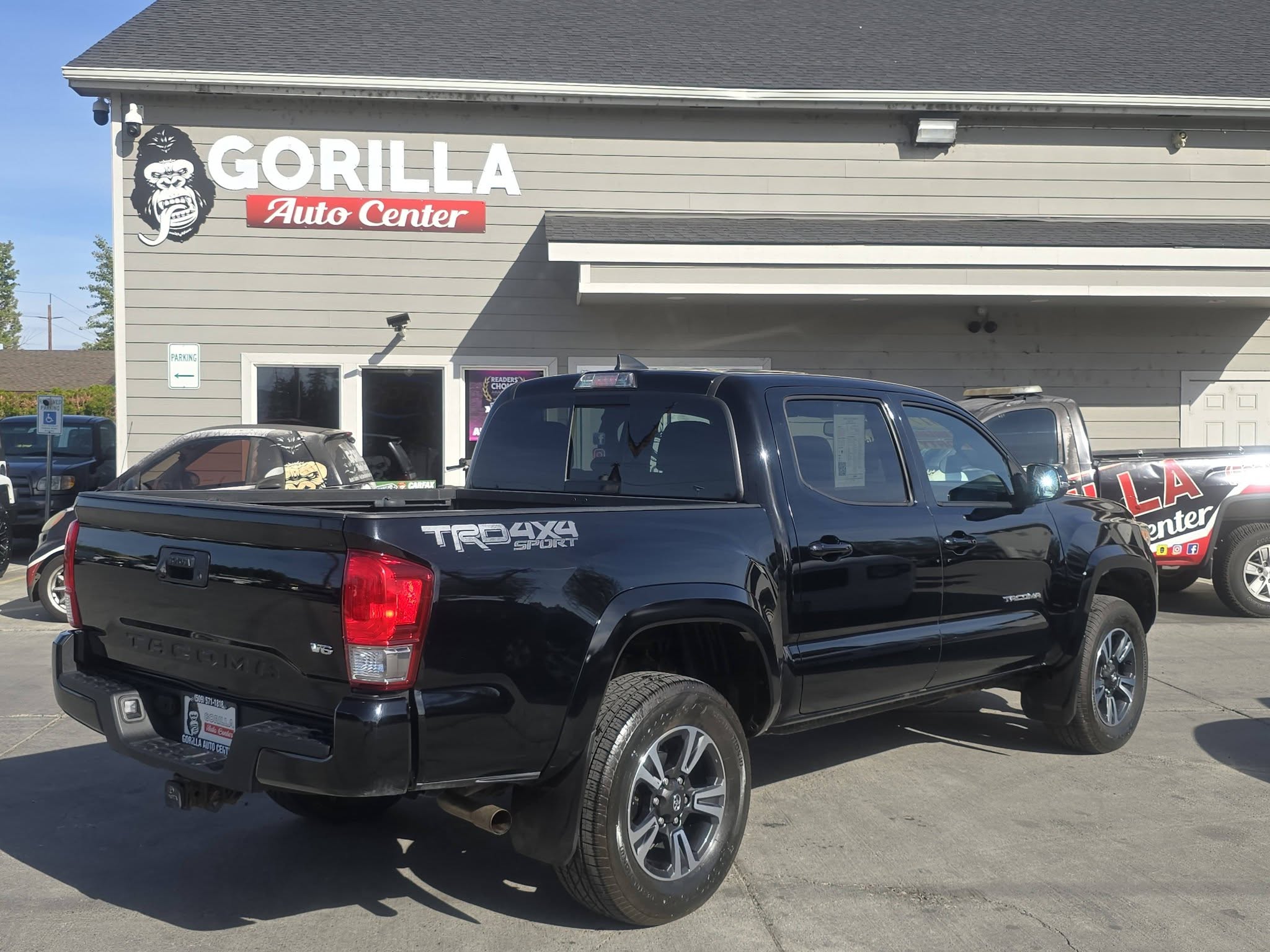 Used 2017 Toyota Tacoma 4x4 Access Cab TRD Off-Road image 7