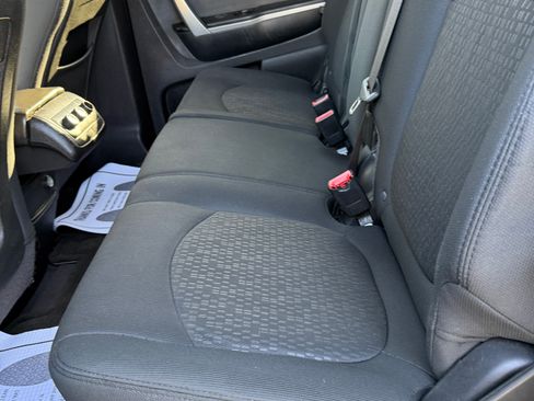 Used 2011 GMC Acadia SL image 13