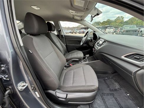 Used 2020 Hyundai Accent SE image 31