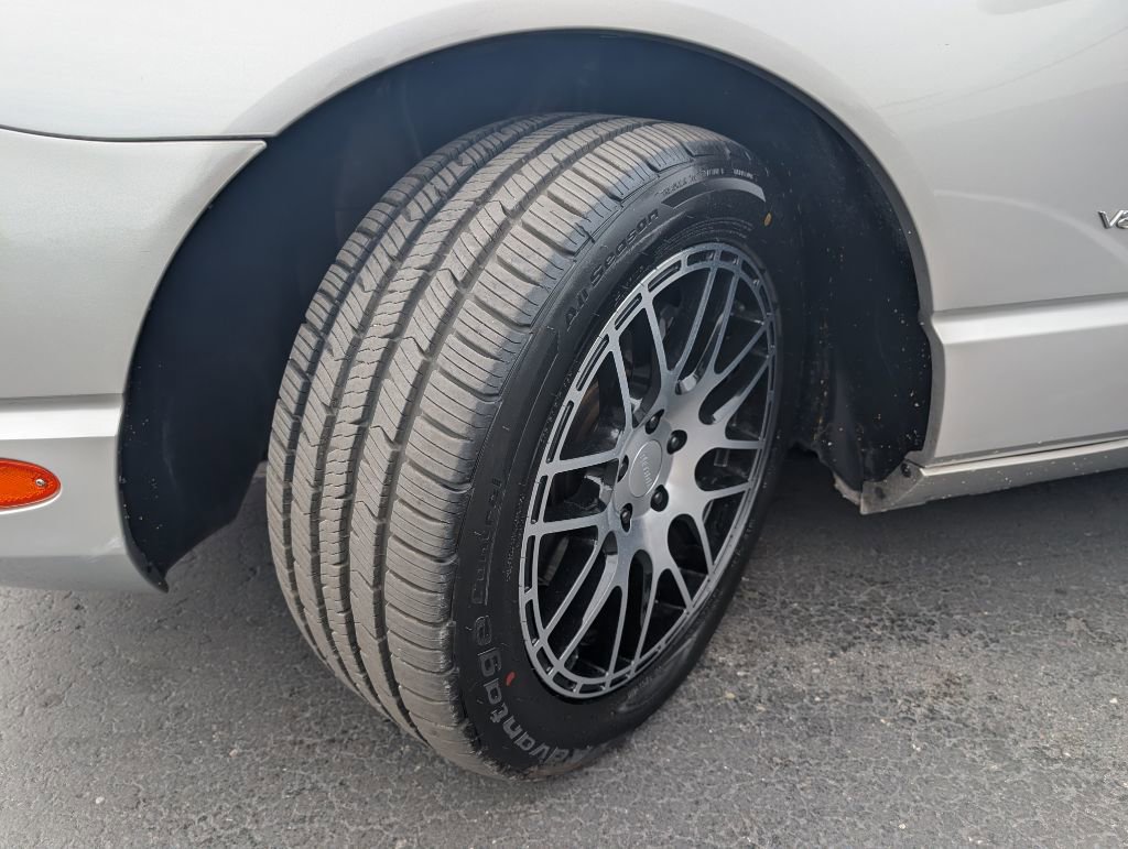 Used 2004 Ford Thunderbird Deluxe RWD image 6