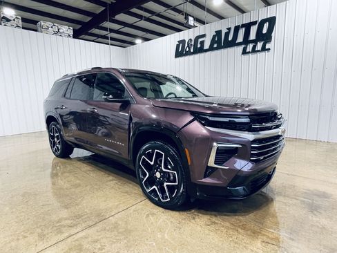 Used 2026 Chevrolet Traverse High Country image 2