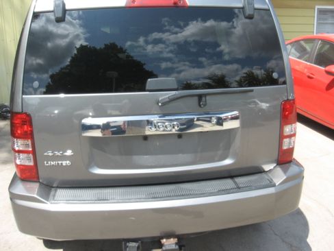 Used 2012 Jeep Liberty 4WD Limited Jet image 5