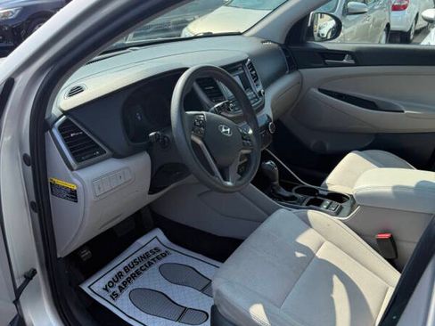 Used 2017 Hyundai Tucson SE AWD/4WD image 10