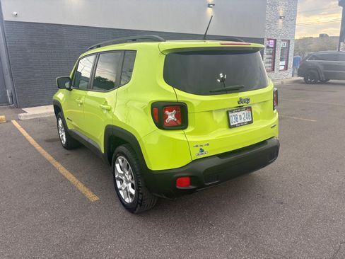 Used 2017 Jeep Renegade 4WD Latitude image 4