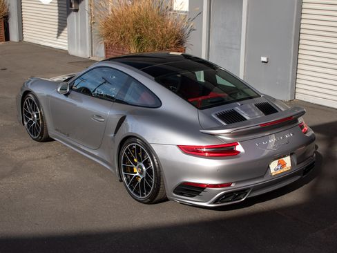 Used 2018 Porsche 911 Turbo S image 3