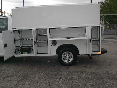 Used 2019 Chevrolet Express 3500 UNAVAIL RWD image 12
