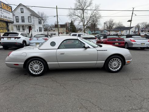Used 2004 Ford Thunderbird image 35